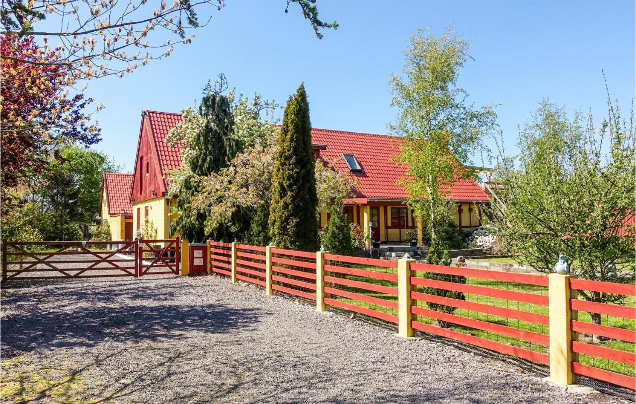 2 Bedroom Pet Friendly Home In Neksø Eksteriør billede
