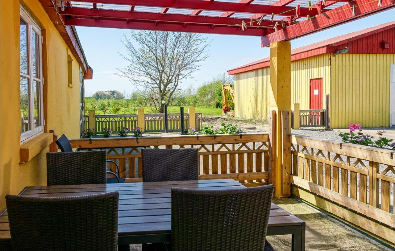 2 Bedroom Pet Friendly Home In Neksø Eksteriør billede
