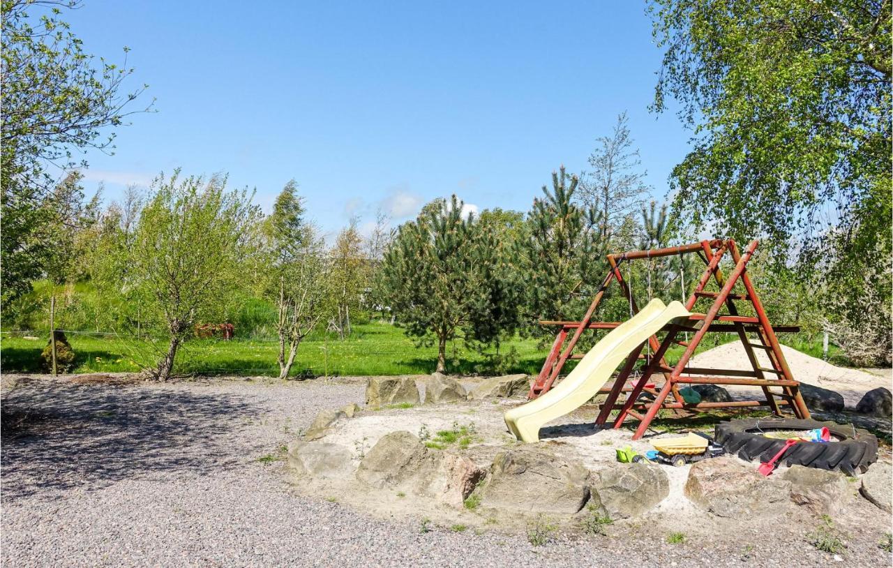 2 Bedroom Pet Friendly Home In Neksø Eksteriør billede