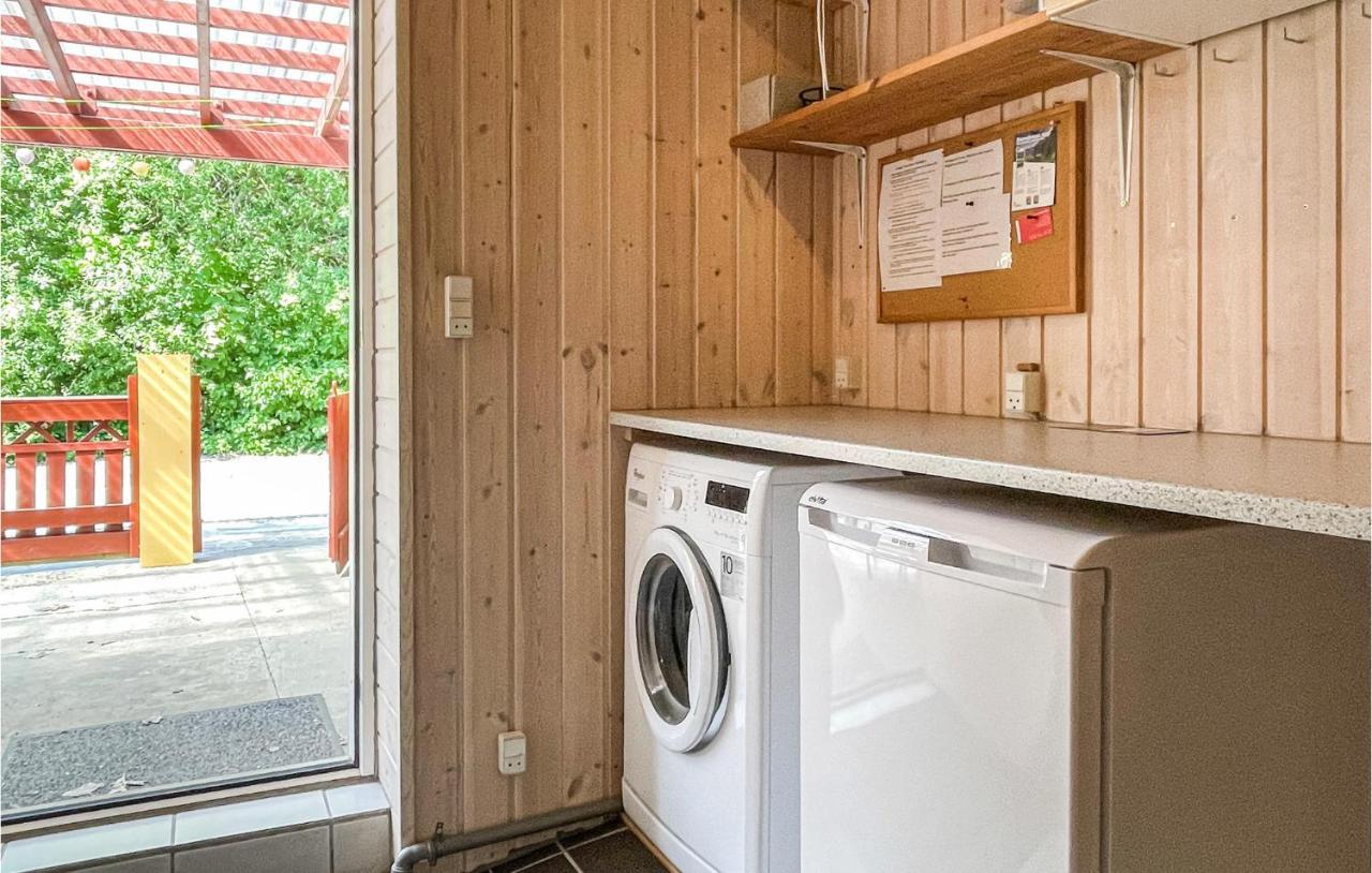 2 Bedroom Pet Friendly Home In Neksø Eksteriør billede